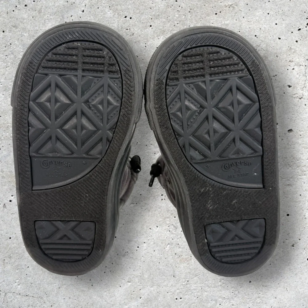 Converse gently used